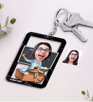 BK Gift Kişiye Özel İsimli Bayan Öğretmen Karikatürlü Ahşap Anahtarlık-2 (Beyaz)