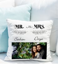 Kişiye Özel Fotoğraflı Mr. Mrs. Yastığı