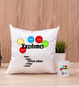 Yazılımcı Kare Yastık ve Beyaz Kupa Bardak