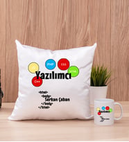 Yazılımcı Kare Yastık ve Beyaz Kupa Bardak