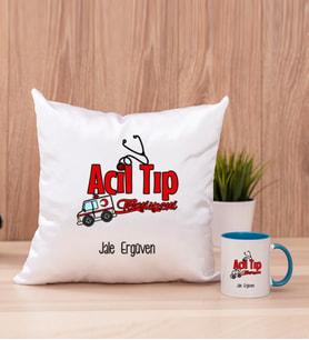Acil Tıp Teknisyeni Kare Yastık ve Mavi Kupa Bardak