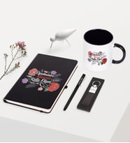 BK Gift Kişiye Özel Öğretmenler Gününüz Kutlu Olsun Temalı Siyah Defter Kalem Anahtarlık Kupa Seti - 5