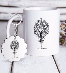 BK Gift Kişiye Özel Kaligrafi Harfli Beyaz Kupa ve Anahtarlık Hediye Seti-2 (Model 1)