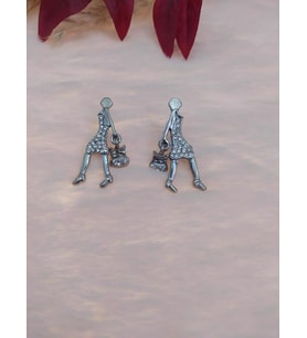 Hdmarketim Swarovski Işıltılı Taşlı Bayan Figürlü Sallantılı Küpe