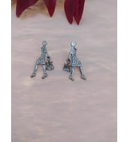 Hdmarketim Swarovski Işıltılı Taşlı Bayan Figürlü Sallantılı Küpe