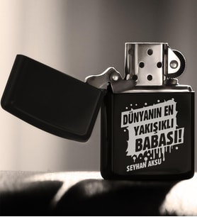 BK Gift Kişiye Özel Dünyanın En Yakışıklı Babası Siyah Benzinli Metal Çakmak