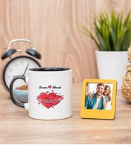 Sevgililere Özel Tarihli Siyah Kupa Bardak ve Sarı Mini Fotoğraf Çerçevesi