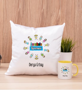 Anaokulu Öğretmeni Kare Yastık ve Sarı Kupa Bardak