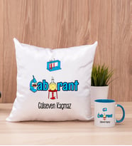 Laborant Kare Yastık ve Mavi Kupa Bardak