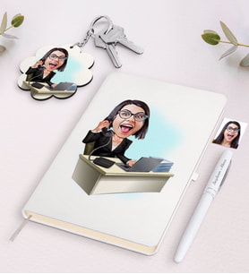 BK Gift Kişiye Özel Kadın Asistan Karikatürlü Beyaz Defter Kalem ve Anahtarlık Hediye Seti (Model 1)