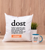 Dost Kelime Anlamı Kare Yastık ve Mavi Kupa Bardak