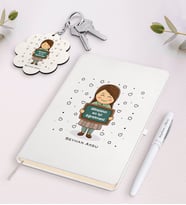 BK Gift Kişiye Özel Dünyanın En İyi Öğretmeni Beyaz Defter Kalem Ve Anahtarlık Hediye Seti-17 (Model 1)