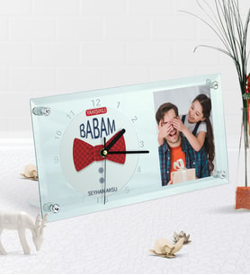 BK Gift Kişiye Özel Fotoğraflı Yakışıklı Babam Masaüstü Cam Saat-6 (Beyaz)