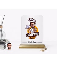 BK Gift Kişiye Özel Erkek Chef Karikatürlü Ahşap Standlı Çerçeve-15 (Beyaz)