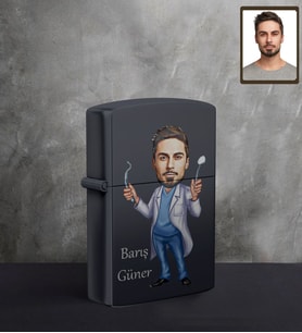 Kişiye Özel Diş Doktoru Karikatürlü UV Baskılı Siyah Benzinli Çakmak Bay-1