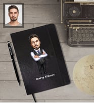 Kişiye Özel Öğretmen KarikatürlüSiyah Defter Kalem Hediye Seti  Bay-12
