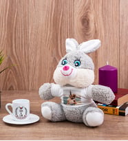Çiftlere Özel İki İsimli ve Tarihli Türk Kahvesi Fincanı ve Peluş Tavşan