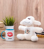 Dudak Tasarım Mavi Kupa Bardak ve Peluş Koyun