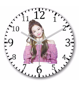 Blackpink Lisa 0 Duvar Saati Bombeli Gercek Cam