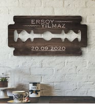 BK Gift Kişiye Özel İsimli Jilet Figürlü Ahşap Kapı & Duvar Objesi-2 (Beyaz)