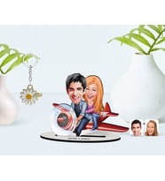 BK Gift Kişiye Özel Sevgililer Karikatürlü 3D Ahşap Biblo ve İsimli Gold Papatya Anahtarlık-11 (Model 1)