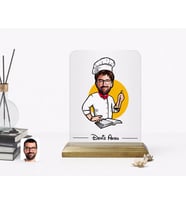 BK Gift Kişiye Özel Erkek Chef Karikatürlü Ahşap Standlı Çerçeve-12 (Beyaz)
