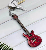 BK Gift Kişiye Özel İsimli Elektro Gitar Enstrüman Ahşap Anahtarlık-8 (Beyaz)
