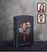 Kişiye Özel Sevgili Karikatürlü UV Baskılı Siyah Benzinli Çakmak Model 9