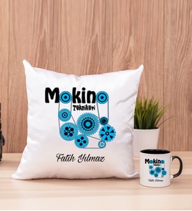 Makine Teknikeri Kare Yastık ve Siyah Kupa Bardak
