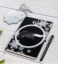 BK Gift Kişiye Özel Yılbaşı Mutlu Yıllar Siyah Defter Kalem ve Anahtarlık Hediye Seti-14 (Model 1)