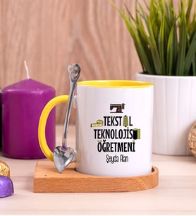 Tekstil Teknolojisi Öğretmeni Ahşap Altlıklı Sarı Kupa Bardak