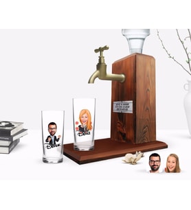 BK Gift Kişiye Özel Renkli Baskılı Erkek ve Kadın Karikatürlü İkili Rakı Bardağı ve Ahşap Rakı Standı Hediye Seti-7 (Model 1)