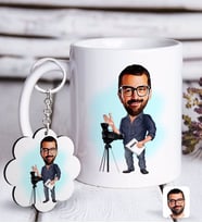 BK Gift Kişiye Özel Erkek Yönetmen Karikatürlü Beyaz Kupa ve Anahtarlık Hediye Seti-1 (Model 1)