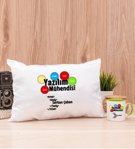 Yazılım Mühendisi Dikdörtgen Yastık ve Yeşil Kupa Bardak