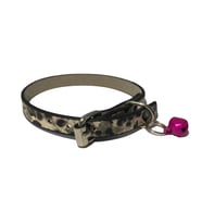 Gri Leopar Desenli Derili 1 cm Metal Kilit Tokalı Zilli Kedi Tasması (Karışık)
