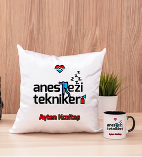 Anestezi Teknikeri Kare Yastık ve Siyah Kupa Bardak