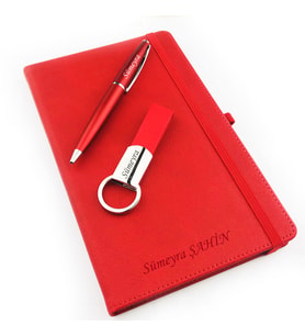 İsme Kişiye Özel Kırmızı Defter Kalem Anahtarlık Seti (STD)