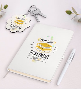BK Gift Kişiye Özel En İyi Sınıf Öğretmeni Beyaz Defter Kalem Ve Anahtarlık Hediye Seti-6 (Model 1)