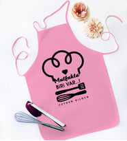 BK Gift Kişiye Özel Mutfakta Biri Var Pembe Mutfak Önlüğü  4