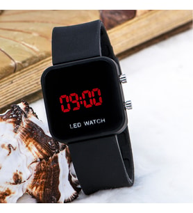 Mat Siyah Kare Dijital Led Ekran Siyah Silikon Kordonlu Unisex Kol Saat ST-30361