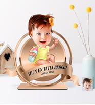 BK Gift Kişiye Özel Yılın En Tatlı Bebeği Karikatürlü 3D Ahşap Biblo Plaket - 1