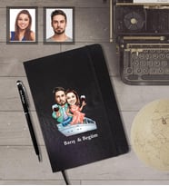 Kişiye Özel Sevgili Karikatürlü Siyah Defter Kalem Hediye Seti Model 20