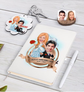 BK Gift Kişiye Özel Yılın En Mükemmel Çifti Karikatürlü Beyaz Defter Kalem ve Anahtarlık Hediye Seti-67 (Model 1)
