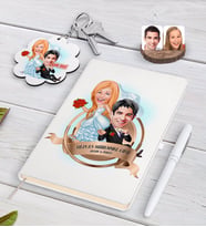BK Gift Kişiye Özel Yılın En Mükemmel Çifti Karikatürlü Beyaz Defter Kalem ve Anahtarlık Hediye Seti-67 (Model 1)