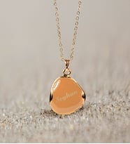 BK Gift Kişiye Özel İsimli Krem Mineli Kolye (Altın)