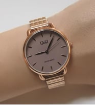 Q&Q QC27J002Y Rose Gold Çelik Bilezikli Kadın Kol Saati