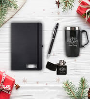 Kişiye Özel Yılbaşı Hediye Siyah Mug -Siyah Çakmak-Siyah Defter- Kalem Set