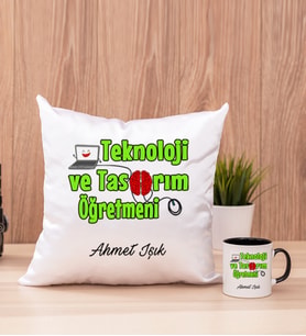 Teknoloji ve Tasarım Öğretmeni Kare Yastık ve Siyah Kupa Bardak