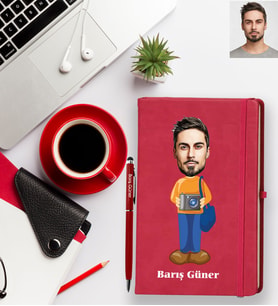 Kişiye Özel Fotoğrafçı Karikatürlü Kırmızı Defter Kalem Hediye Seti Bay-1