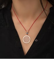 Papatya Silver 925 Ayar Gümüş Dorica Toplu Mineli Kırmızı İpli Yaşam Çiçeği Kolye